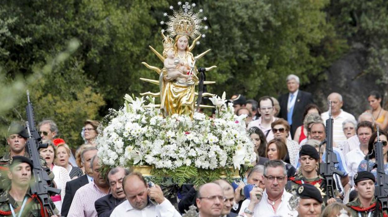 Procesión de la Virgen de Linares en el 2012