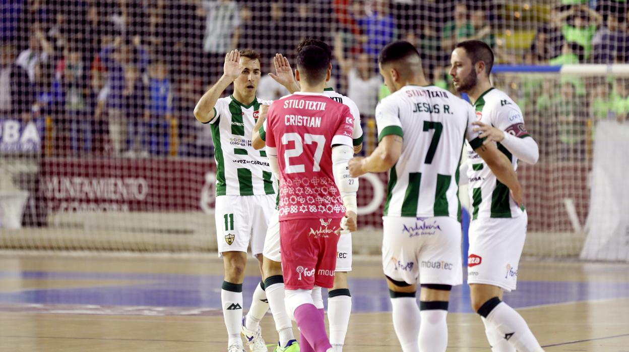 Los jugadores del Córdoba Patrimonio celebran un gol