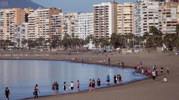 El Gobierno «castiga» a Andalucía y deja a Málaga y Granada fuera de la fase 1