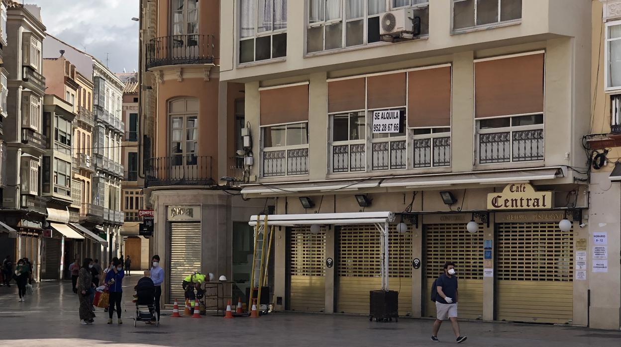 El tradicional Café Central en Málaga capital cerrado y sin terraza