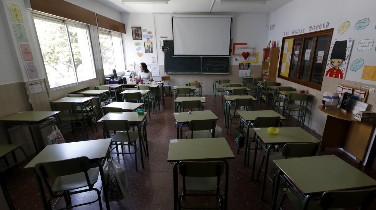 Un aula vacía el último día antes de que se suspendieran las clases por el coronavirus