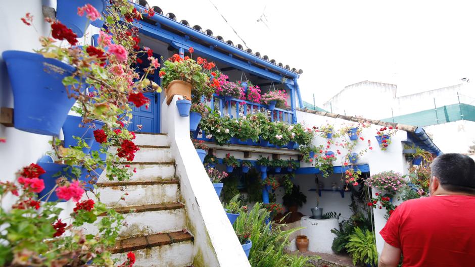 Gotas de un mayo incompleto sobre el chino cordobés de San Juan de Palomares