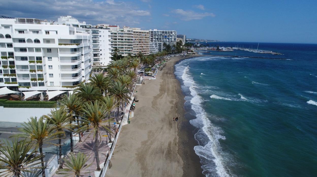 Playa de Marbella durante el confinamiento