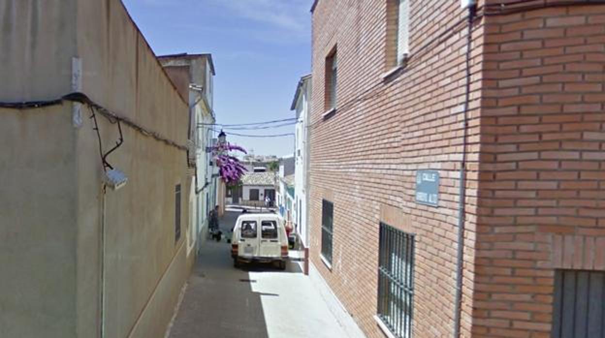 La calle de Linares donde tuvieron lugar los hechos