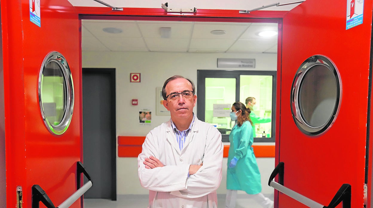 Luis Martínez, en las instalaciones del Hospital Reina Sofía de Córdoba