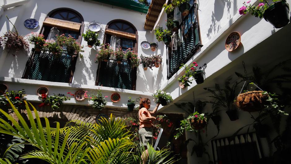 Céspedes, 10, el patio que mira a la torre de la Mezquita-Catedral