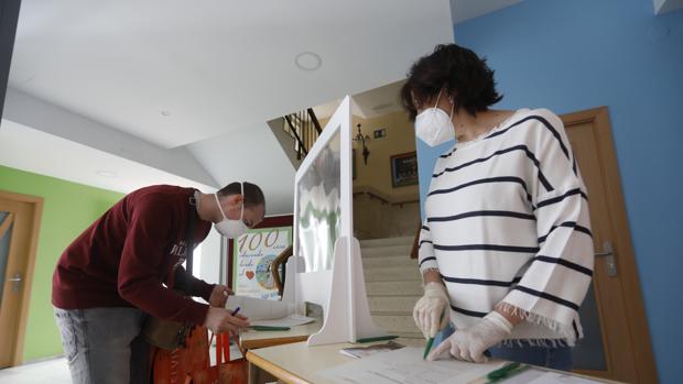 Los colegios de Córdoba reabren con relativa normalidad sus puertas para reanudar la escolarización