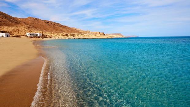 Este es el plan de Andalucía para proteger la salud en sus playas y promover el turismo