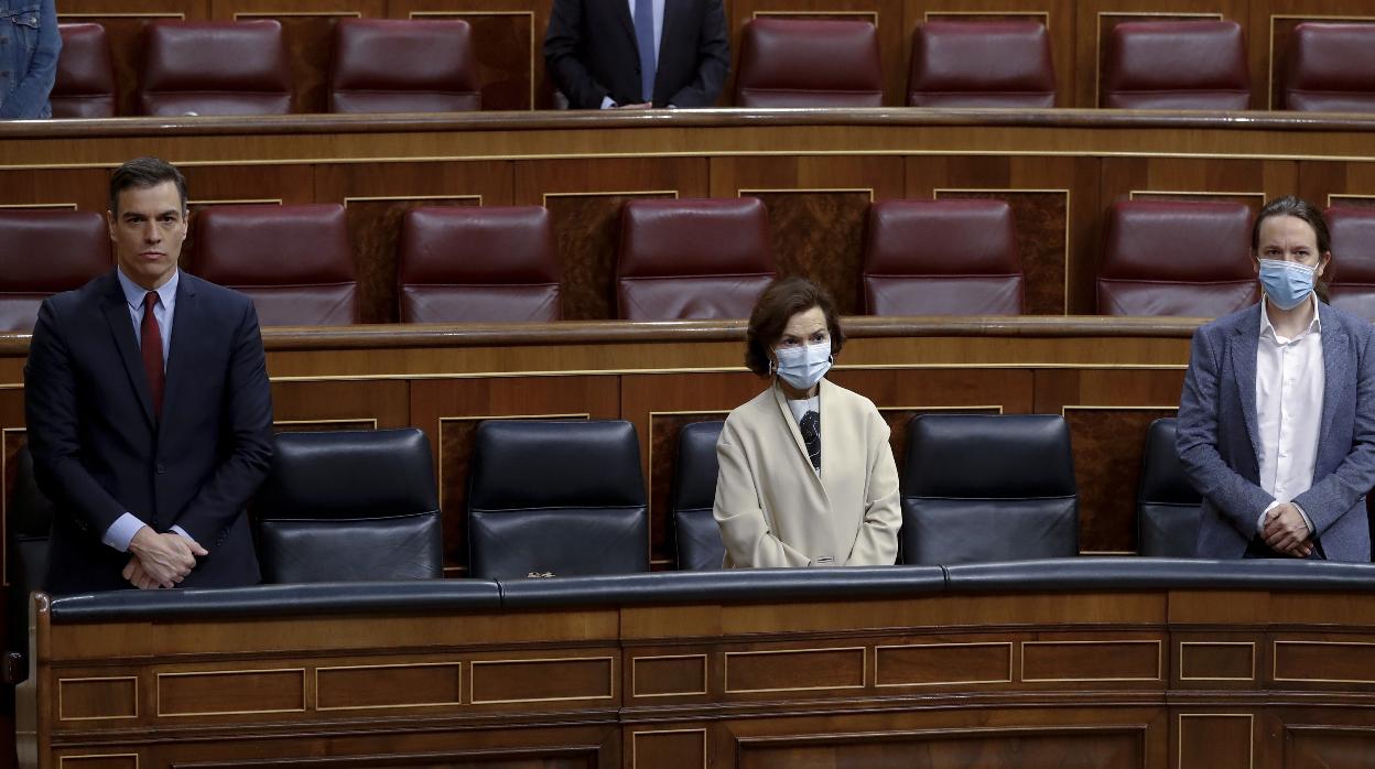 Pedro Sánchez, Carmen Calvo y Pablo Iglesias, en el Congreso de los Diputados