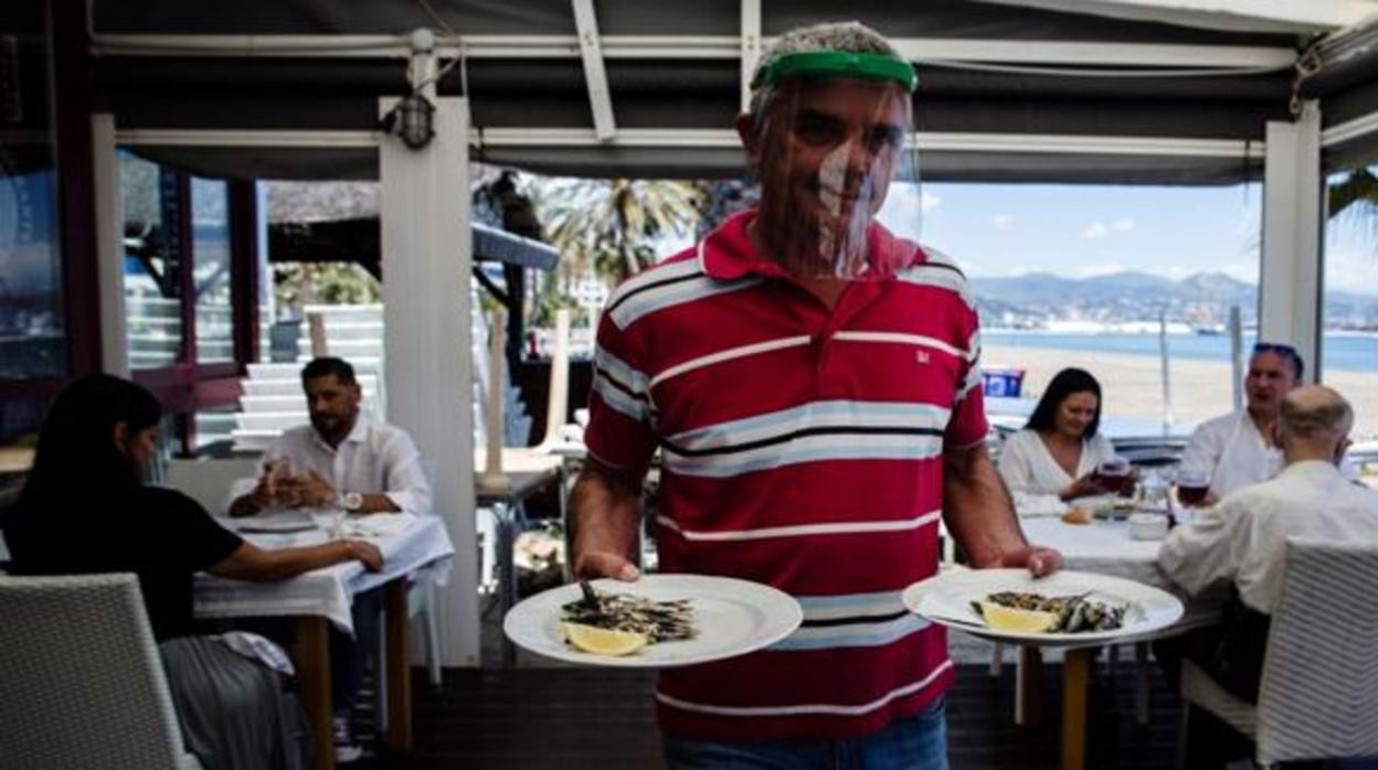 Un chiringuito de Málaga en plena desescalada