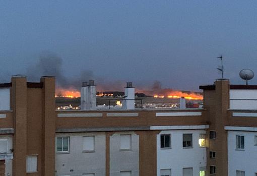 Vista del incendio desde el Centro de Córdoba