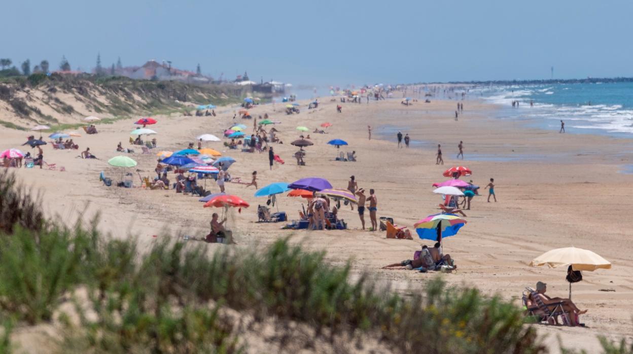 Vista general de una playa de Huelva