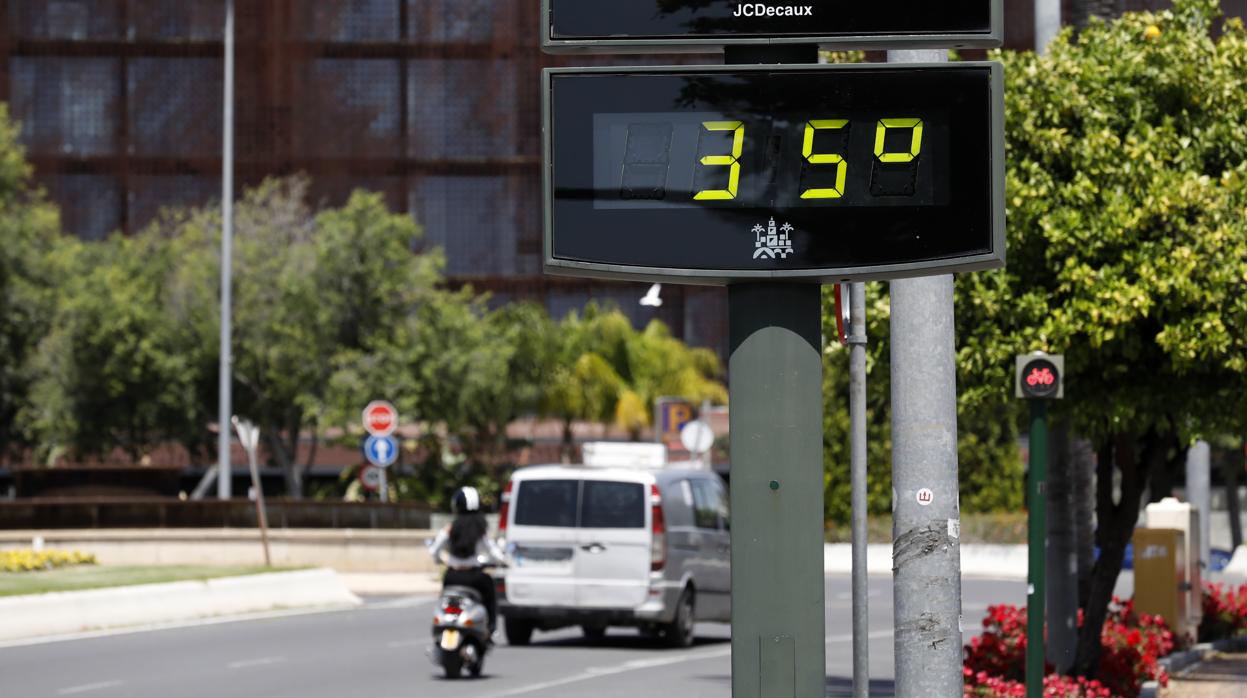 Termómetro callejero a final de esta primavera en Córdoba