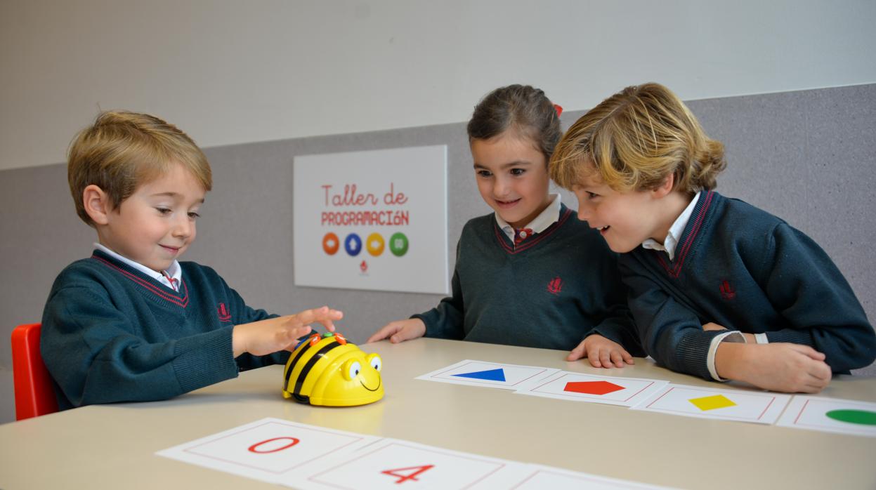 Programando robots desde los cinco años en El Encinar y Ahlzahir