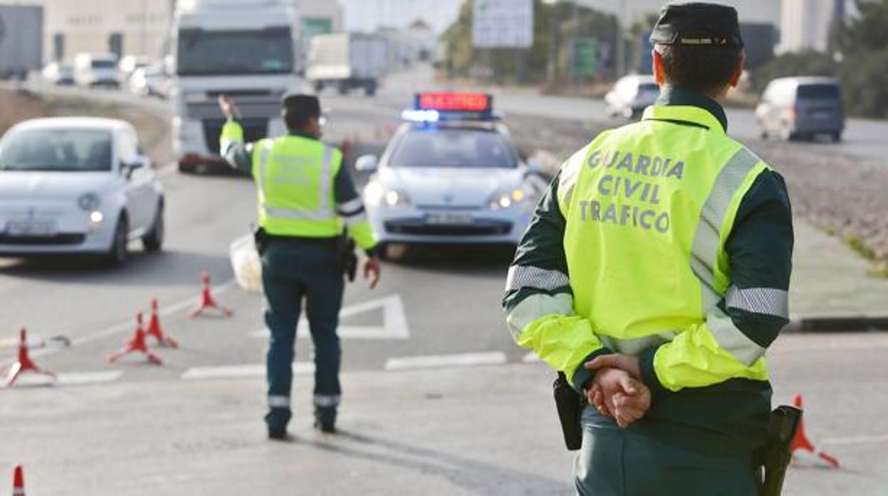 Agentes de Tráfico de la Guardia Civil