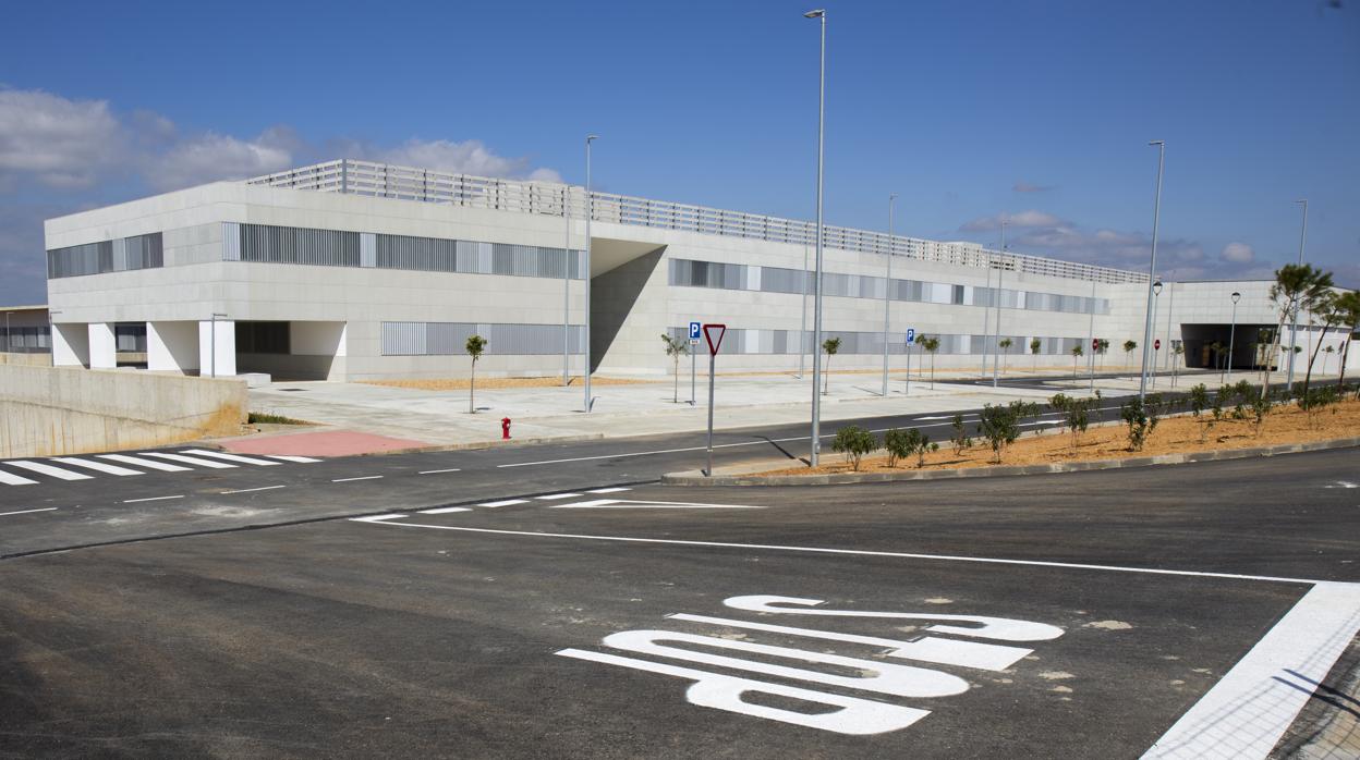 El Hospital de Alta Resolución de Especialidades (Chare) de la Costa de Huelva permanece cerrado