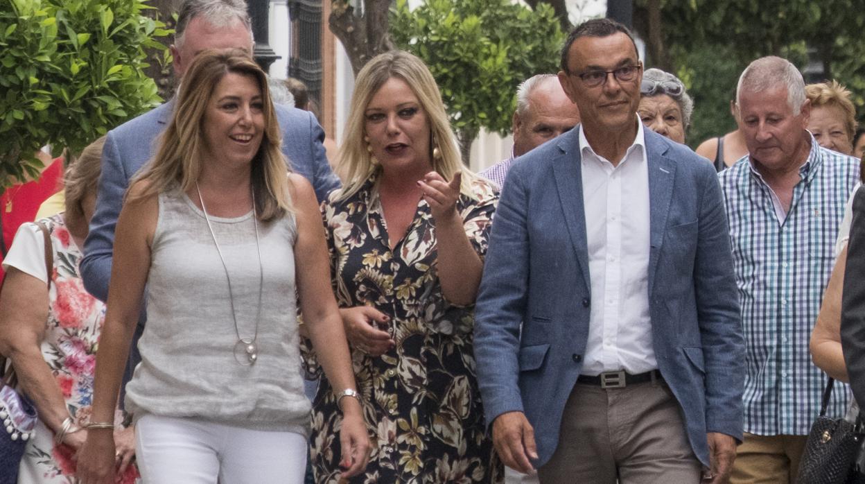 Susana Díaz junto a Ignacio Caraballo y la alcaldesa de San Juan del Puerto