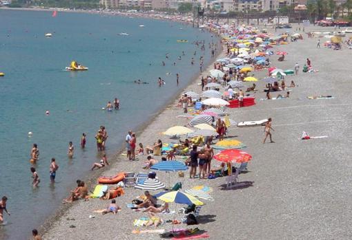 Vista parcial de la playa de La Herradura