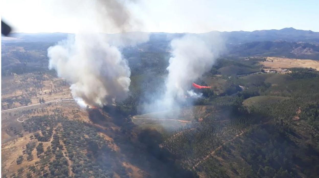 Incendio en Almonaster la Real