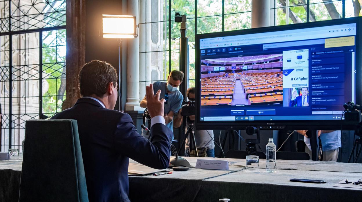 Moreno en San Telmo durante la videoconferencia con el pleno del Comité de las Regiones