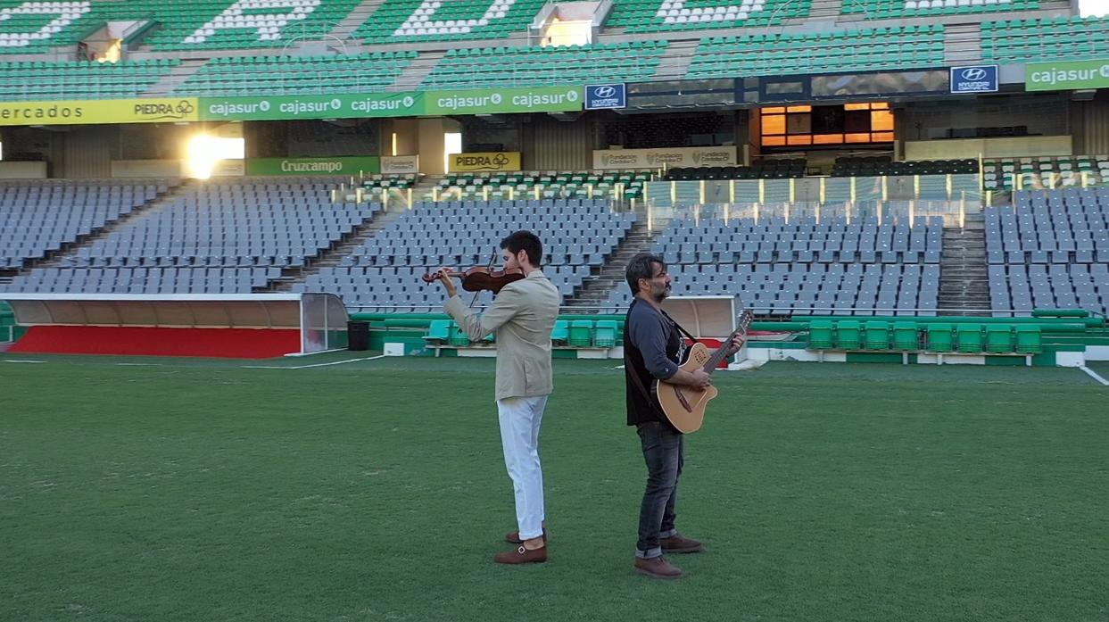 Paco Montalvo y Queco en el estadio de El Arcángel