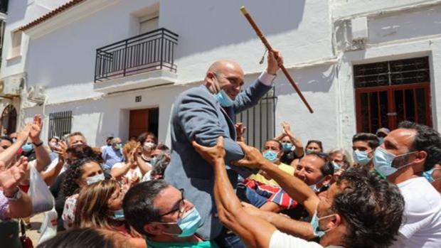 Dimite el alcalde de Cartaya tras arrebatarle la alcaldía al Partido Popular con una moción de censura