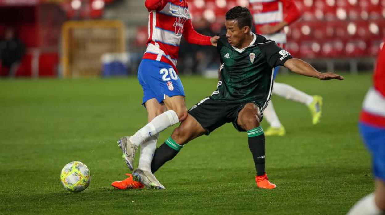 Luis Garrido en el único encuentro que ha disputado con el Córdoba CF