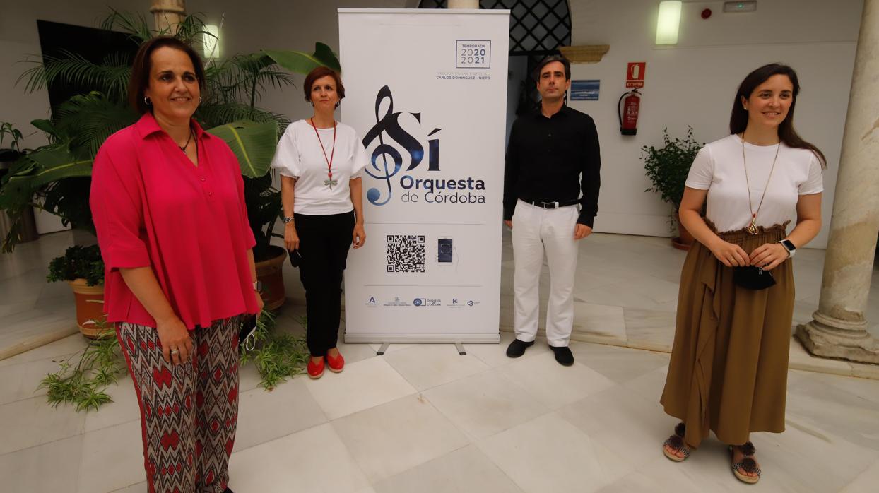 La concejal de Cultura, la delegada de Cultura de la Junta, la gerente de la Orquesta y el director, en la presentación de la nueva temporada