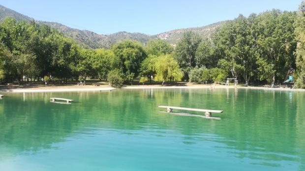 Playita de Zahara de la Sierra: un oasis de montaña, a poco más de una hora de Sevilla