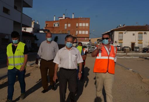 Salvador Fuentes en la zona de Villarrubia afectada por las obras