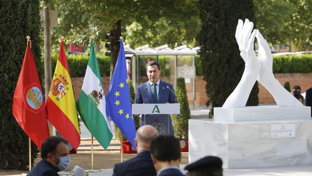 El presidente de la Junta «suplica» a los andaluces que se tomen en serio las medidas de seguridad