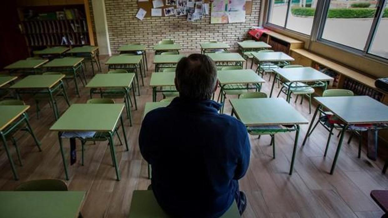 Un aula semi vacía en un colegio andaluz