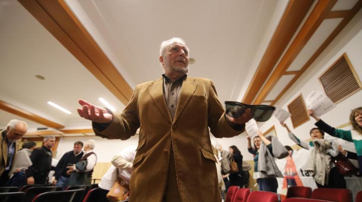 Julio Anguita, en un Pleno celebrado en Córdoba en noviembre de 2018