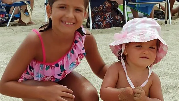 La lucha de unos padres por conseguir una mano biónica para su hija en Almería