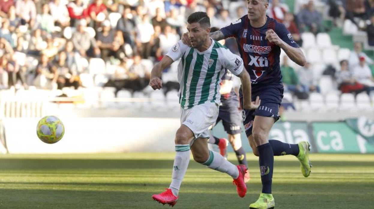 Willy Ledesma durante el partido ante el Yeclano