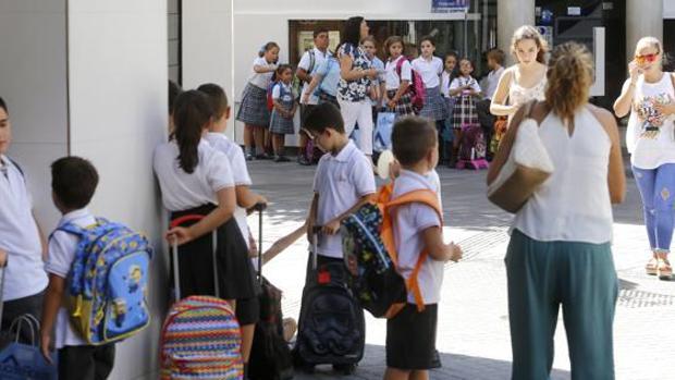 Los sindicatos critican que las medidas para la vuelta a l cole de la Junta no se han negociado