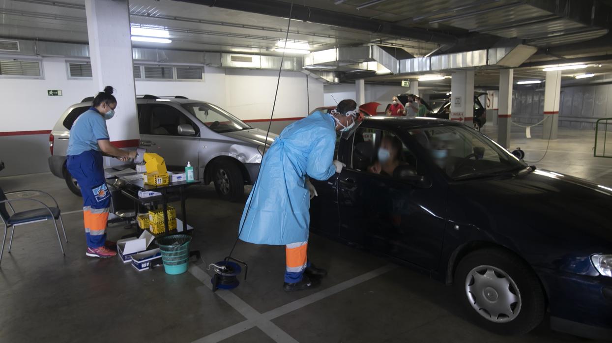 Realización de pruebas en julio en el autocovid del centro de salud Castilla del Pino