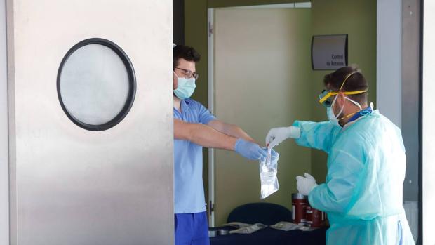 Andalucía cuadruplica los contagios diarios de coronavirus de julio a agosto tras sumar 278 más