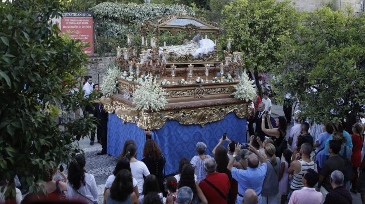 La Virgen del Tránsito, llegando a la Mezquita-Catedtal