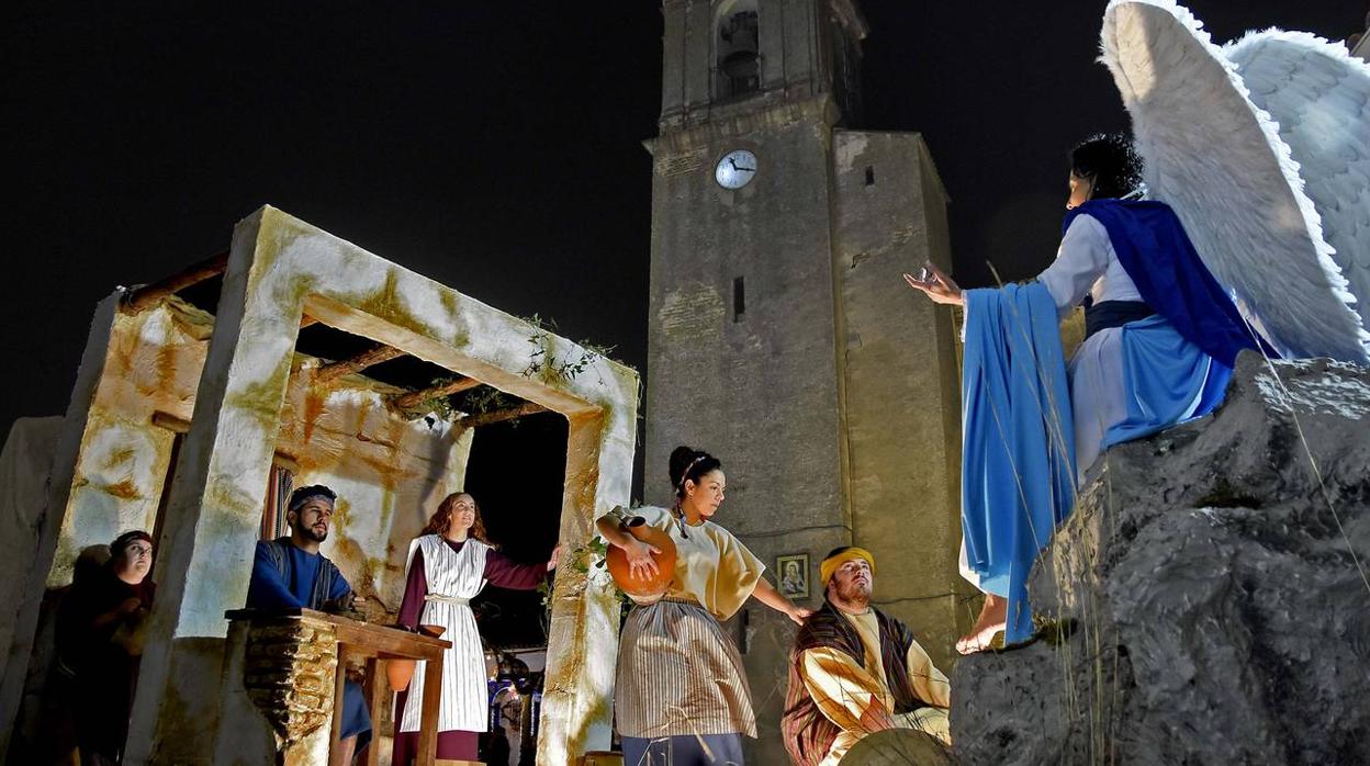 Una de las carrozas de la cabalgata de Reyes Magos de Higuera de la Sierra