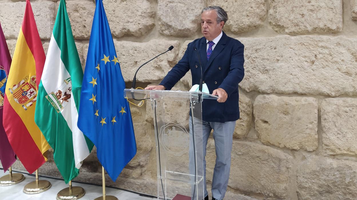 El edil de Urbanismo, Salvador Fuentes (PP), hoy durante su comparecencia