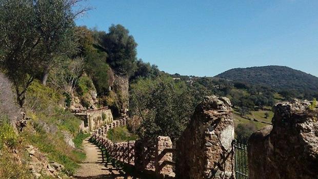 Escapada a Higuera de la Sierra, en Huelva, y su destilería tradicional