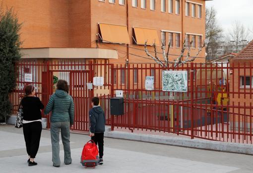 Así será la vuelta al colegio | Horario flexible y educación semipresencial desde 3º de la ESO