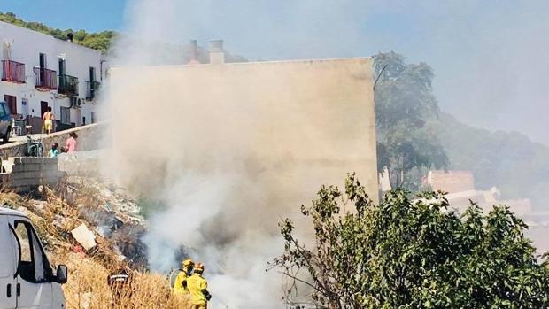 Constantes fuegos intencionados ponen en peligro el barrio más pobre y la principal zona verde de Jaén