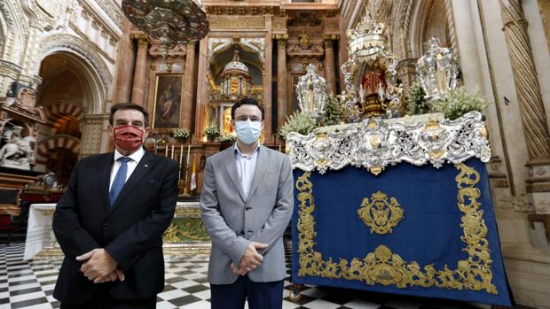 El paso de la Virgen de la Fuensanta estrena sus faroles y las jarras pese a no celebrar su procesión en Córdoba