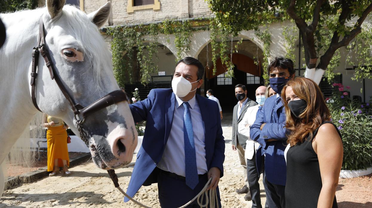 El alcalde, hoy en la presentación de Cabalcor en las Caballerizas Reales de Córdoba
