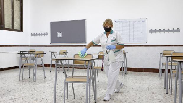 Aisladas dos clases de Primaria en El Carmen y una de Secundaria en el Cervantes tras detectarse tres casos