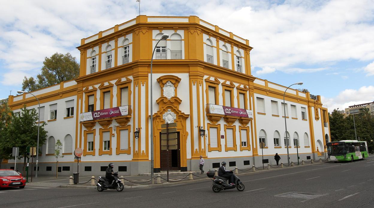 Fachada del colegio Ferroviario de Cördoba