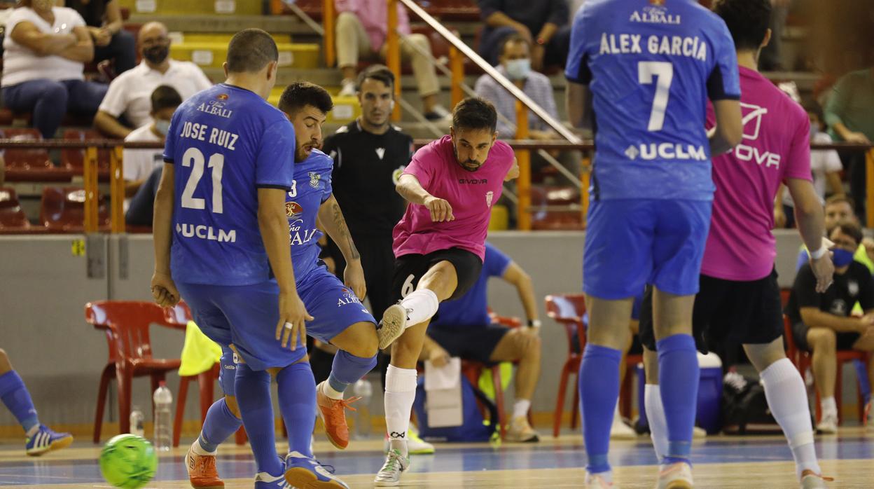 Jesulito, del Córdoba Patrimonio, en una acción del partido del sábado ante el Valdepeñas