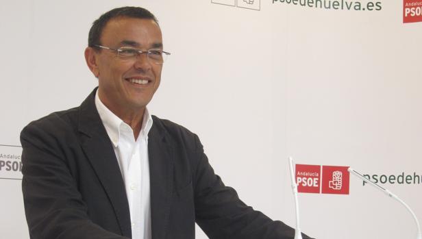 Caraballo cambia de coche oficial en la Diputación de Huelva: 95.832 euros por el alquiler de un eléctrico